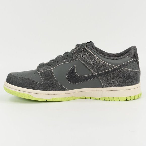 Nike Dunk Low SE 'Halloween - Cauldron' 2022 DQ6215-001 size 7 Youth / 8.5 Women - Picture 3 of 9